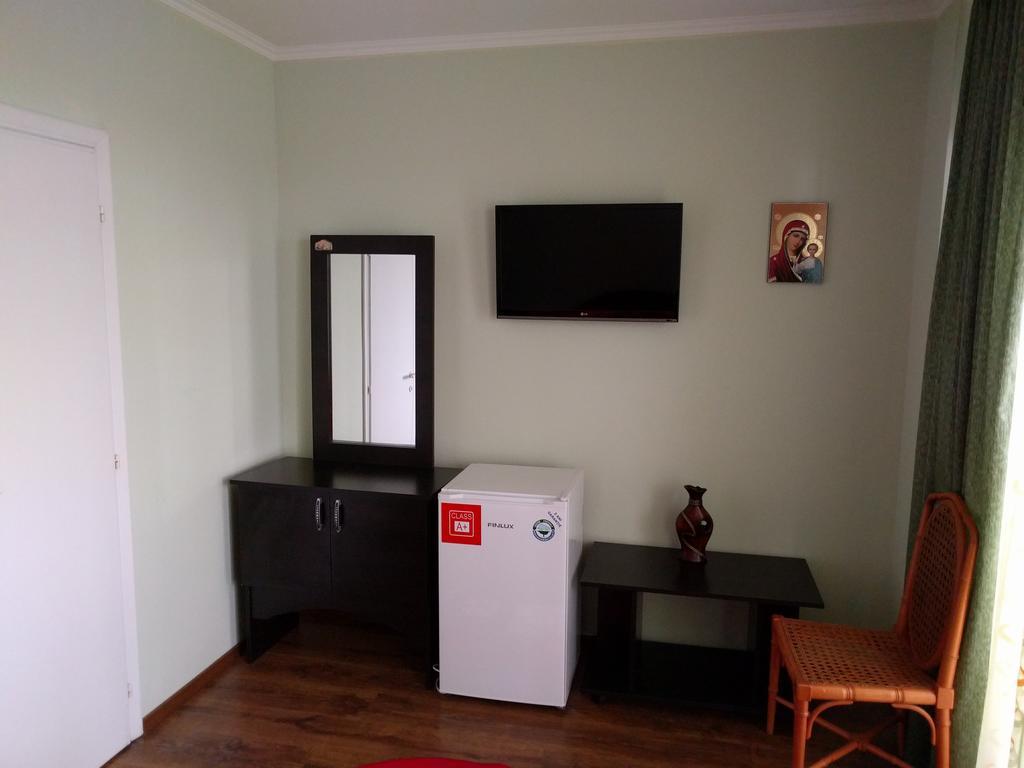 Hotel Casa Cu Pauni à Maracineni Extérieur photo
